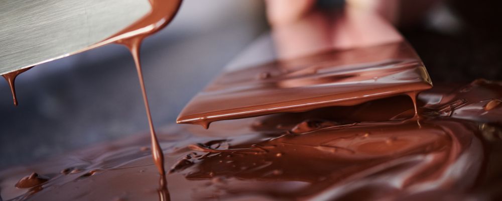 איך ממיסים שוקולד כמו מקצוענים?